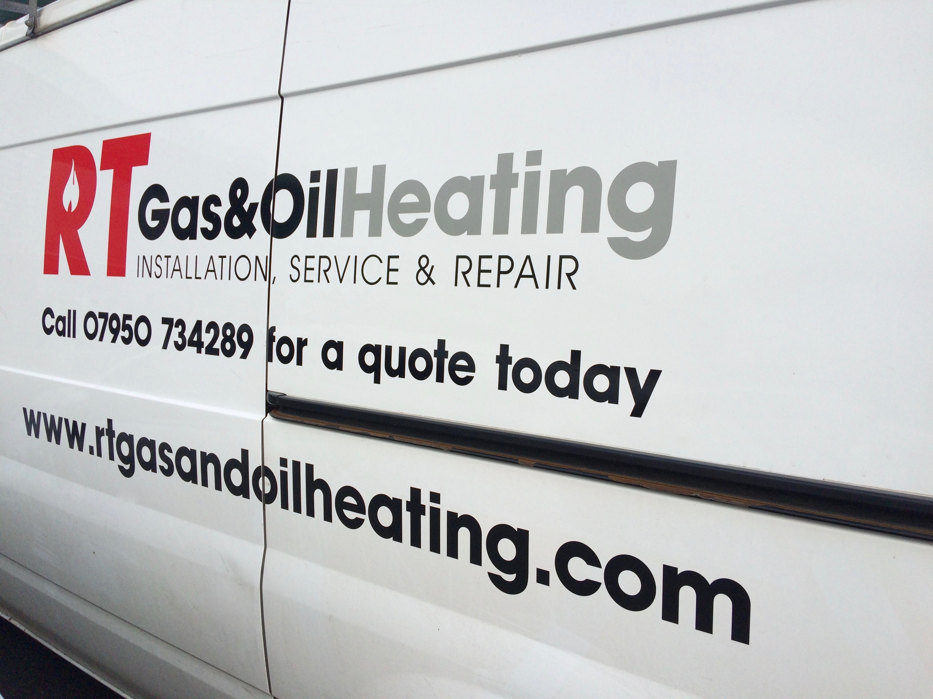 Logo Design + Vehicle Signage | RT Gas & Oil Heating